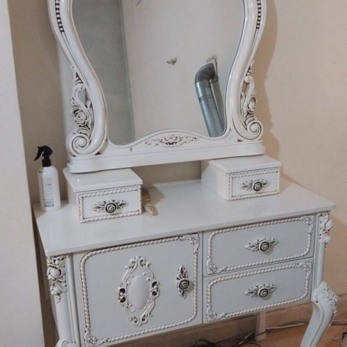 میزتلویزیون و آینه کنسول