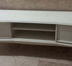 میز تلوزیون در حد نو