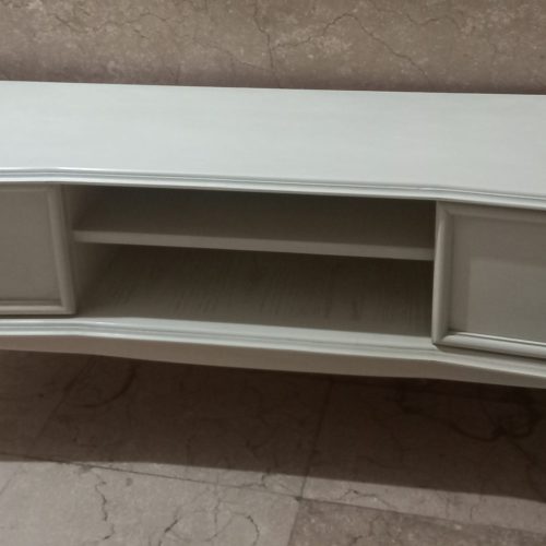 میز تلوزیون در حد نو