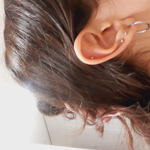 پیرسینگ کار