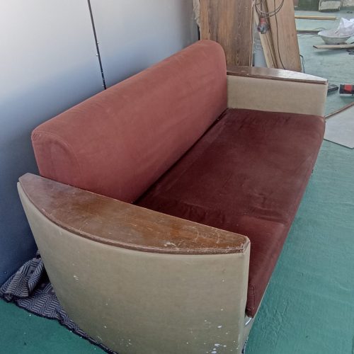 مبل تخت شو . کارکرده ولی سالم