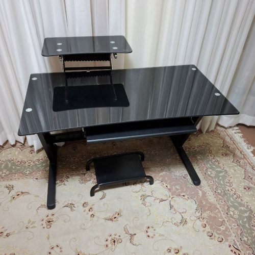 میز کامپیوتر شیشه ای