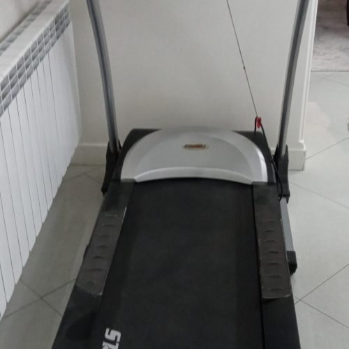 یک عدد تردمیل درحد نو