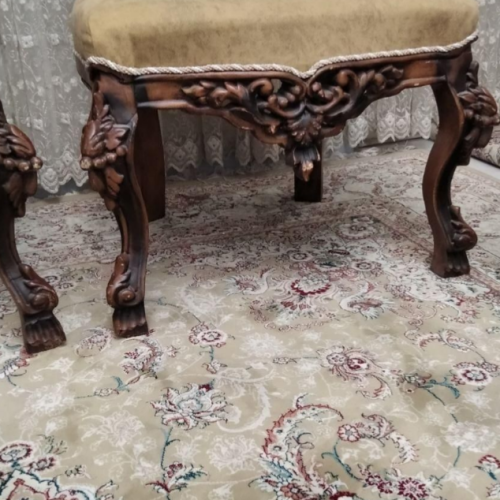 مبل میزبان سلطنتی