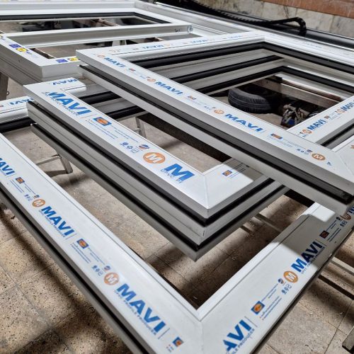 تولید کننده انواع درب و پنجره دوجداره