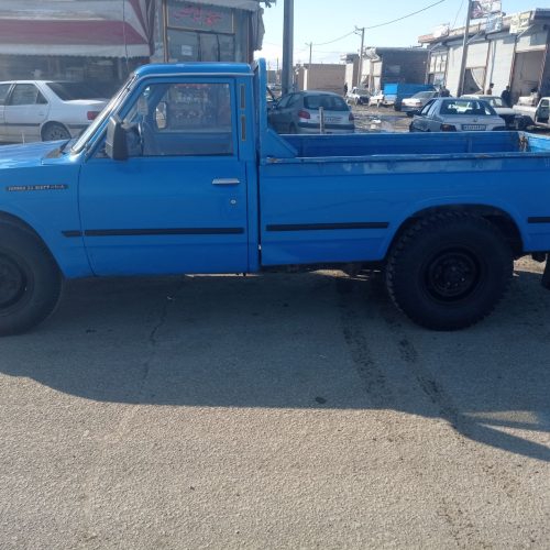 نیسان دوگانه کارخانه