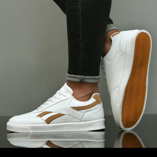 @کفش روزمره مردانه سارزی جنس عالی کیفیت عالی قیمت عالی.سایز کفش 41هستش رنگ سفید نو ی نو با کفی و بند داخل کارتون و توضیح بیشتر میتوانید پیام بدید و بخرید ممنون از شما