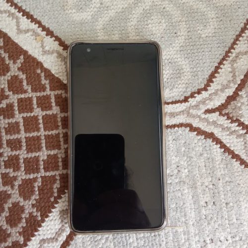 گوشی شیامی حافظ 32فروشی هستش معاوضه دارم کارتون داره