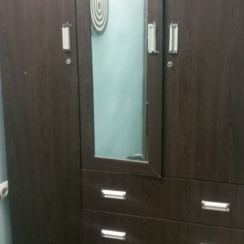 فروش کمد وبوفه.یک عدد شلف