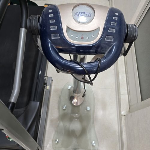 تردمیل و ویبره ی شکم و پهلو که زیاد استفاده نشدن و همیشه خواب بودن تو خونه.