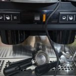 دستگاه اسپرسو ساز صنعتی و دو عدد آسیاب قهوه با تجهیزات