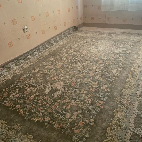 2 عدد فرش 9متری دونه ای 11تومان در حد نو و 1 عدد6 متری 8تومن رنگ طوسی فیلی