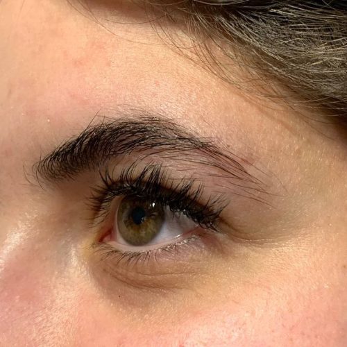 مدل برای اجرای انواع افکت های اکستنشن مژه