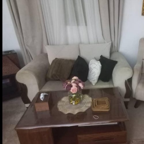 مبل راحتی کاملا تمیز