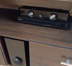 میز تلویزیون و استند گل و سینما خانگی