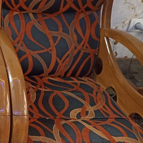 دارای فوم سرد و چوب روس