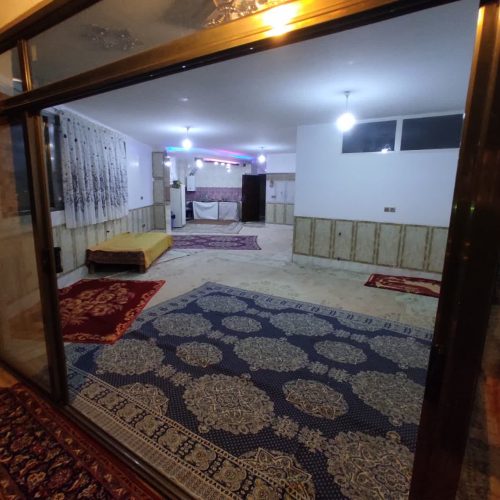 ویلا باغبهادران دارای استخر سرپوشیده آب گرم