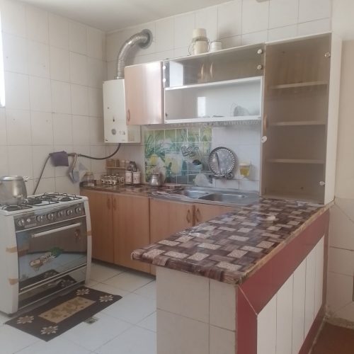 اجاره آپارتمان روزانه امکانات کامل حمام در دستشویی تلویزیون