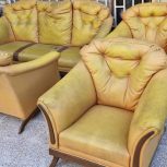 مبل چرمی قدیمی