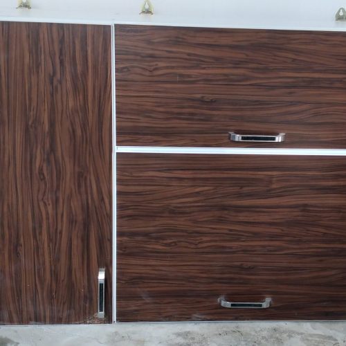 کمد دیواری با جنس خارجی بسیار جادار وبزرگ