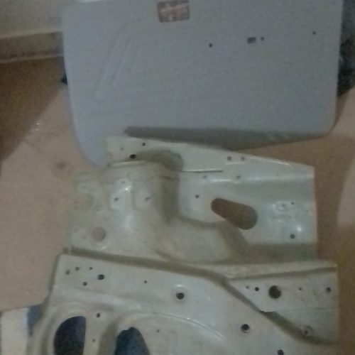 فروش سیم کشی داشبورد پراید وگلگیرجلو چپ رویه  دربههای تو دوزی پراید نو شاسی جلو سمت راننده لوازم شرکتی هستند   ولی من بعنوان تعویض گرفته بودم ولی ماشینم رو رد کردم الان هم به قیمت مناسب میدمشون هرکس که خریدارباشه