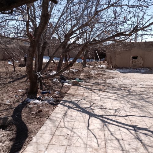 به نام خدا یک خونه در شهر رزن روستای نوار ویرایش تفریح خیلی خوبه و درخت زردآلو .آلبالو.گلابی و…داره و جای خیلی با سفایی