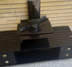 این چند وقت برای خودمان بود والا یک میز خریدم والان این را برای فروش گذاشتم