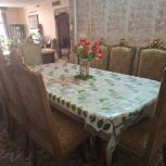 سرویس ناهار خوری 8نفره .چوب عالی . صندلی هاروکش پر درحدنو شیشه میز وپایه ها سالم وکلا بدون زدگی ورنگ رفتگی ویاحتی خط خوش درحدنو