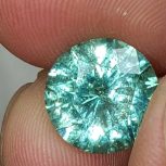 سنگ قیمتی زمرد روسی کمیاب(موزنایت)