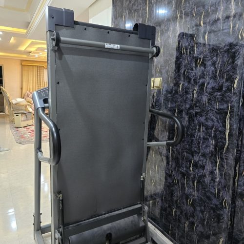 تردمیل و ویبره ی شکم و پهلو که زیاد استفاده نشدن و همیشه خواب بودن تو خونه.