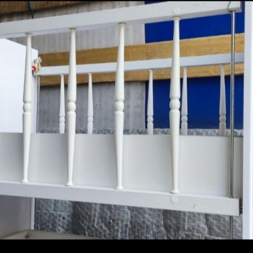 تخت کنارمادر