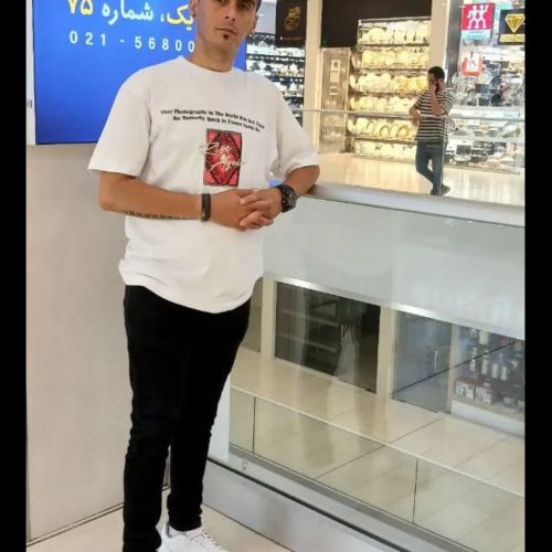 جوان هستم خوش رو.کاملا آراسته و روابط اجتماعی خیلی عالی