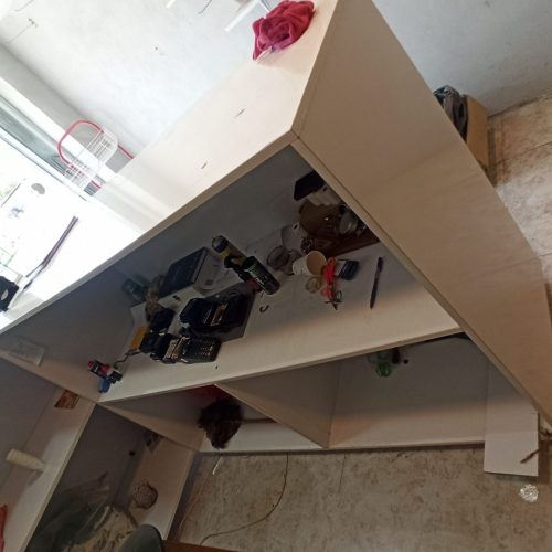 2عدد پیشخوان مغازه همراه با یک عدد باکس شیشه‌ای