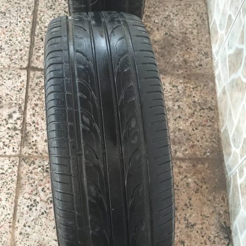 یه جفت لاستیک خارجی 15 تمیز