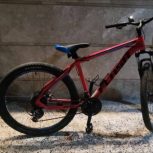 یک دستگاه دوچرخه سایز 27.5 رنگ قرمز بسیار تمیز و سالم به فروش می‌رسد.