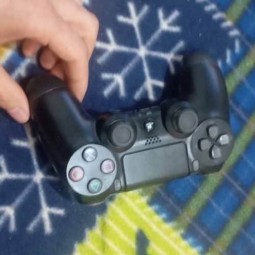 یه دسته . پی اس فور