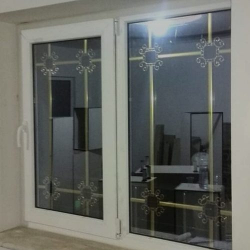 خدمات فروش و نصب و تعمیر انواع درب و پنجره دوجداره