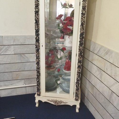 یک عدد میز تلویزیون در حد نو و یک عدد بوف دسته دوم قیمت توافقی