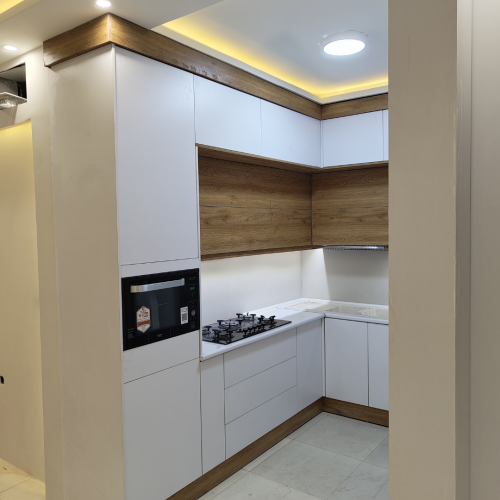 به دو تا نیرو برای کار کارگاه نجاری و ساختمان نیاز دارم