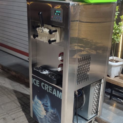 دستگاه بستنی