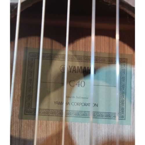 فروش گیتار Yamaha c40