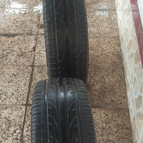 یه جفت لاستیک خارجی 15 تمیز