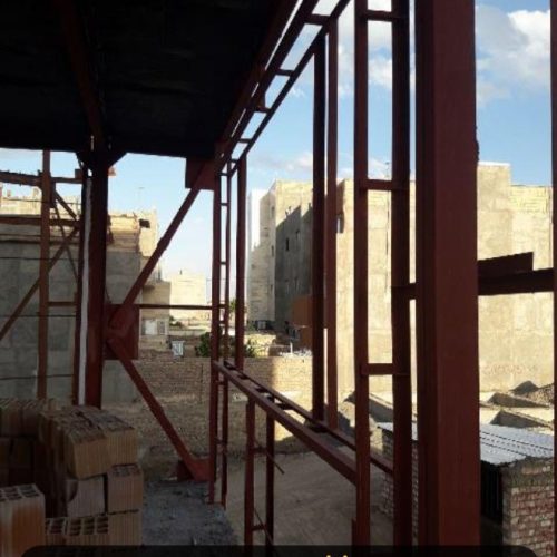 جوشکار ساختمان نبشی کشی والپوست وادار منقطع به صورت کشویی وتلسکوپی ساخت و نصب قاب پنجره درب وهمچنین اجرای سقف سبک به صورت یک شیب ودوشیب ساخت و نصب نرده وغیره