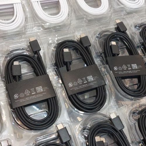 پخش و واردات لوازم جانبی موبایل و موبایل به طور مستقیم از چین ودبی .ارسالی به استان ها داریم