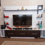 میز تلویزیون ایستاده