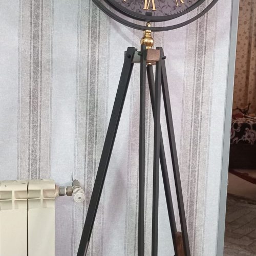 ساعت پایه دار