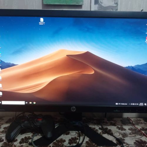 کیس گیمینگ و مانیتور