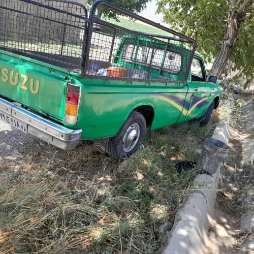 مزدا. 1600 ایسوزو تویوتا