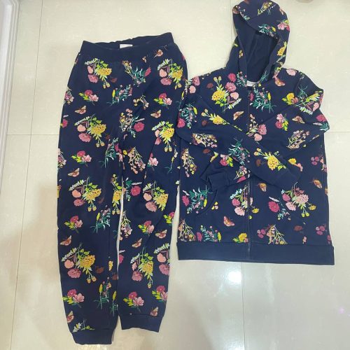 سویشرت بچگانه در حد نو