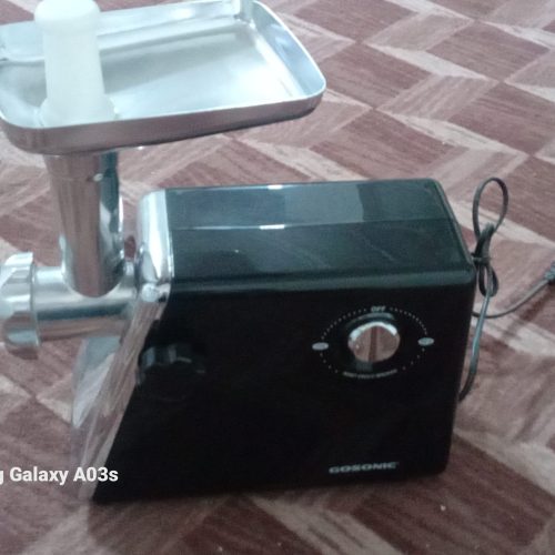 چرخ گوشت 1200وات مدل 824 نو تاحالا استفاده نشده